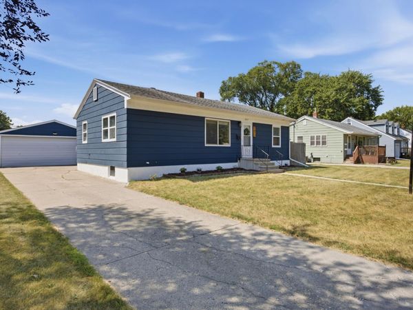1617 14th Street S, Fargo, ND 58103