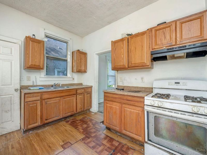 4922 Plainville Road, Cincinnati, OH 45227 Photo 6