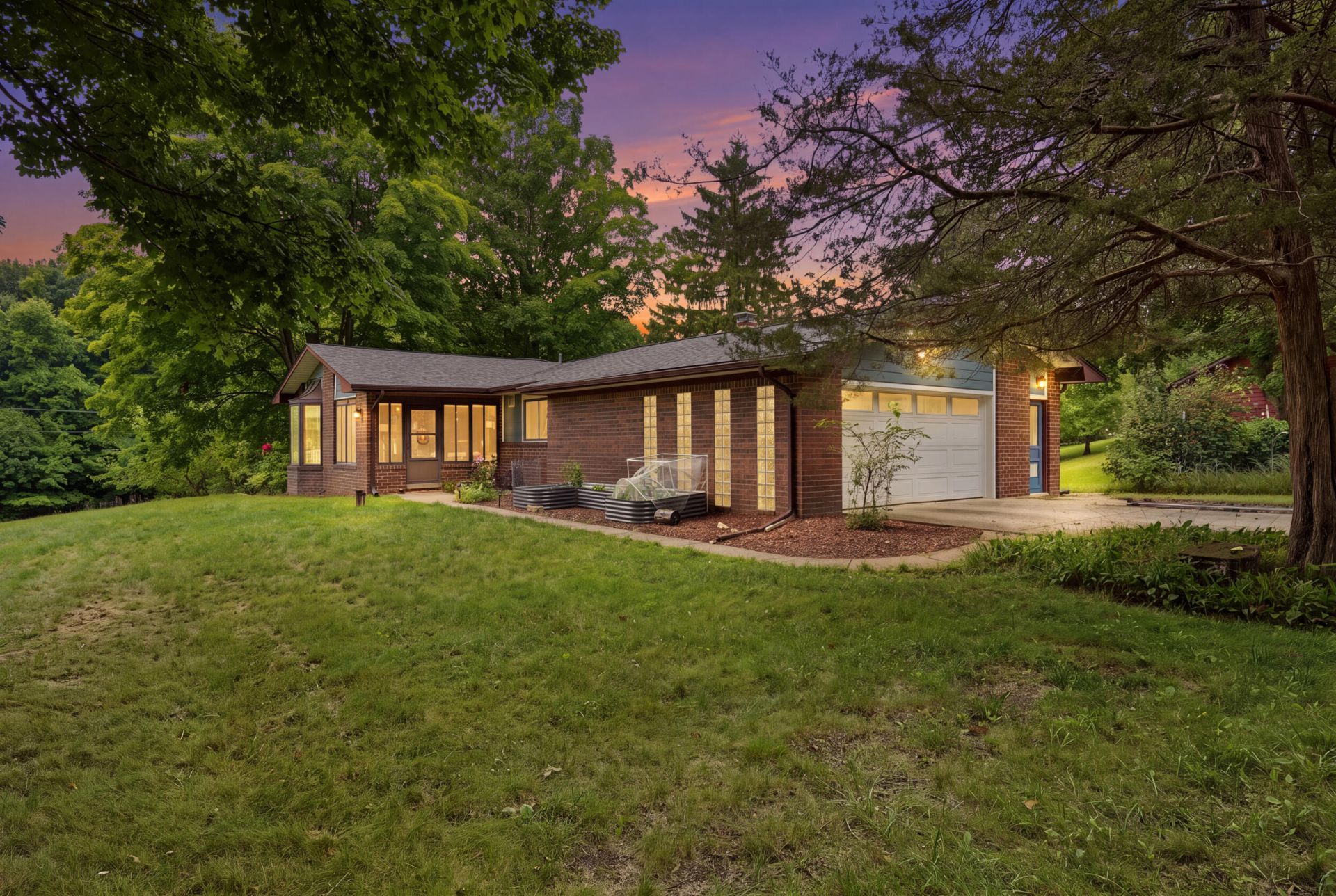 13489 Hyde Road, Hartland, MI 48353 Main Photo