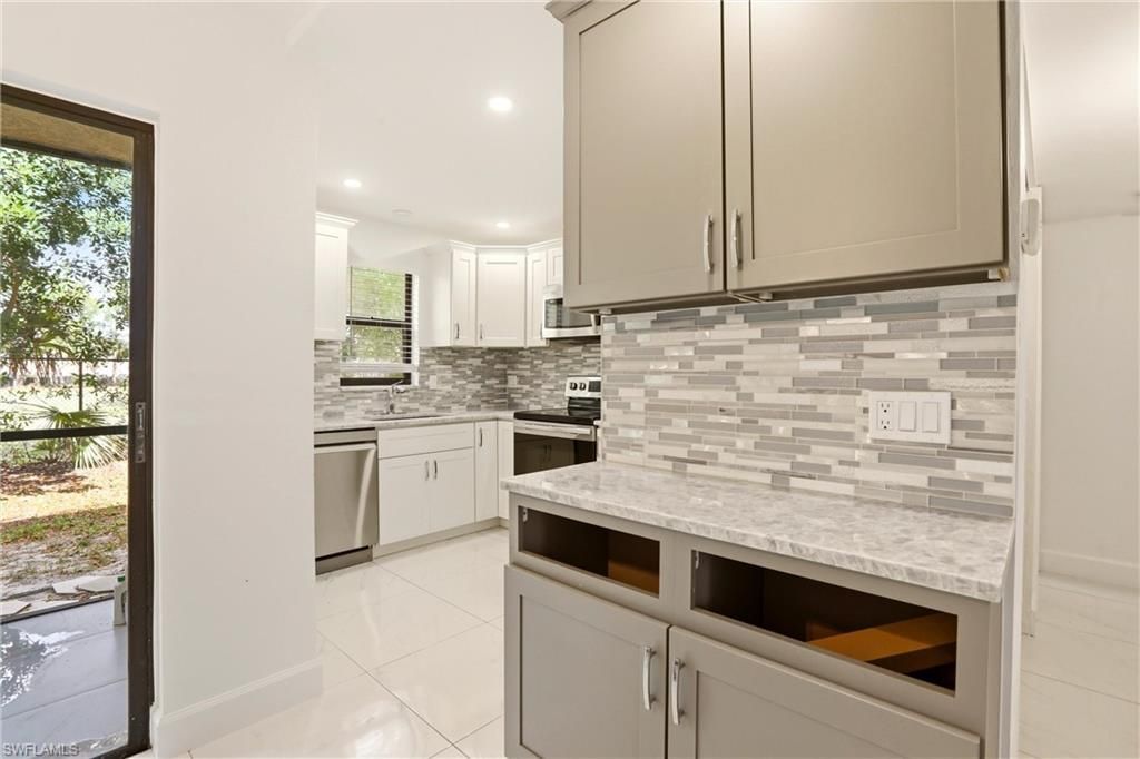 1450 Green Valley Cir, Unit 502, Naples, FL 34104 Photo