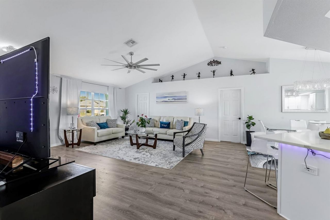 28 SW 21st Avenue, Cape Coral, FL 33991 Photo