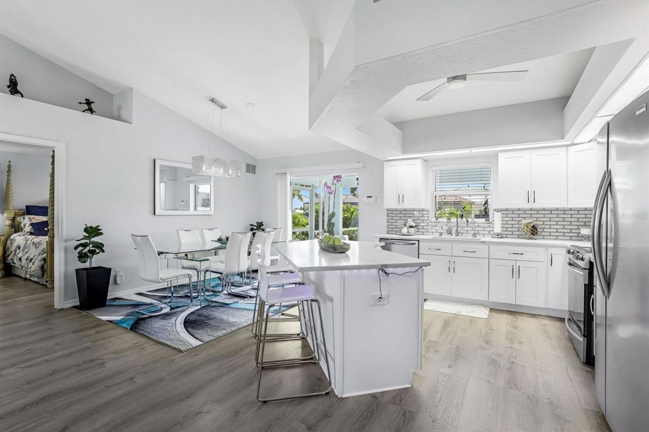 28 SW 21st Avenue, Cape Coral, FL 33991 Photo