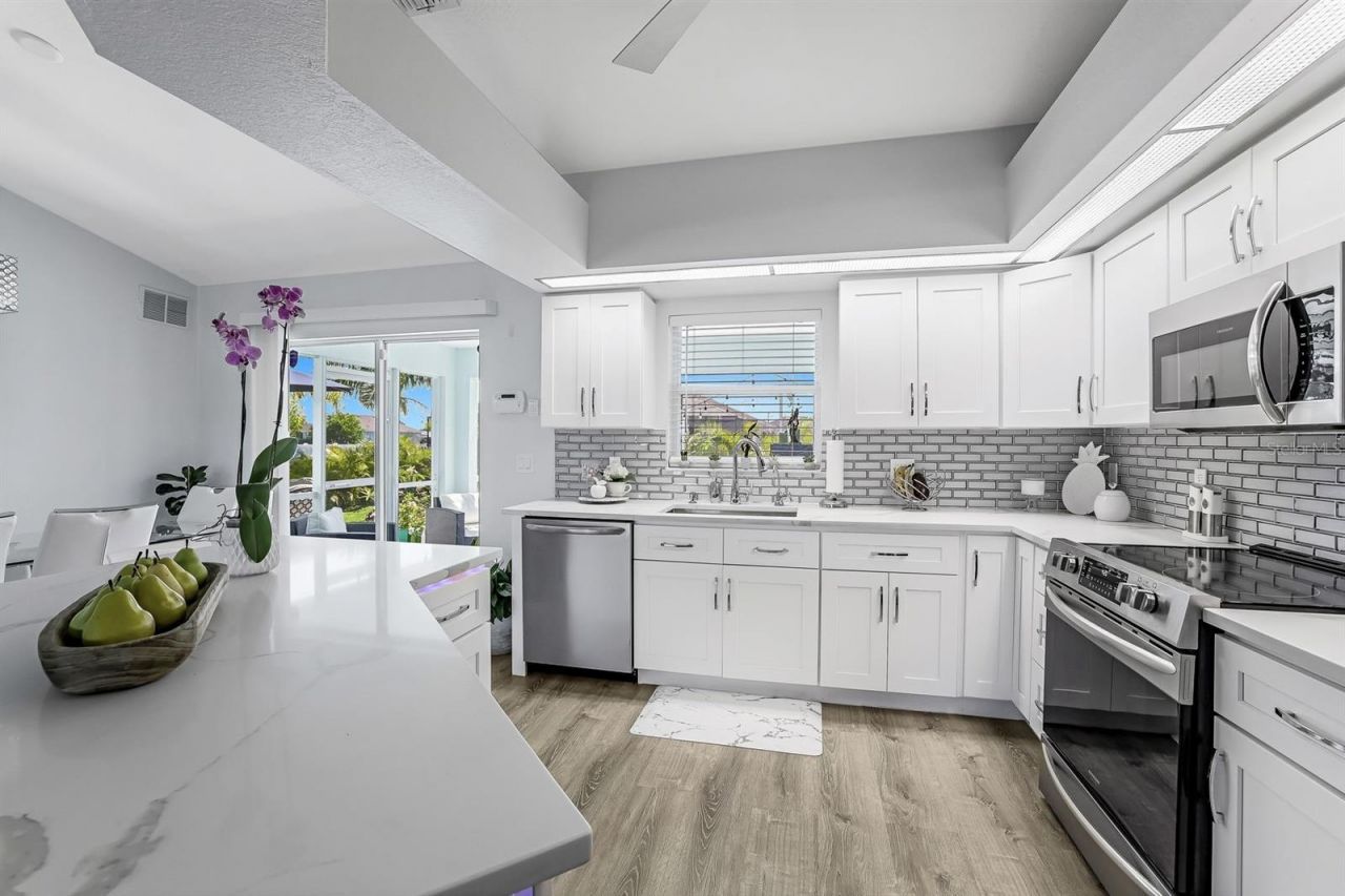 28 SW 21st Avenue, Cape Coral, FL 33991 Photo