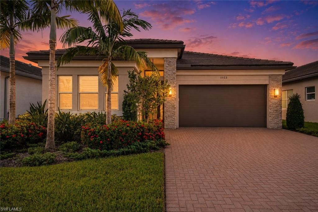 11523 Jacaranda Dr, Naples, FL 34120 Photo
