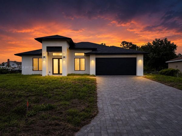 705 Colyer St E , Lehigh Acres, FL 33974