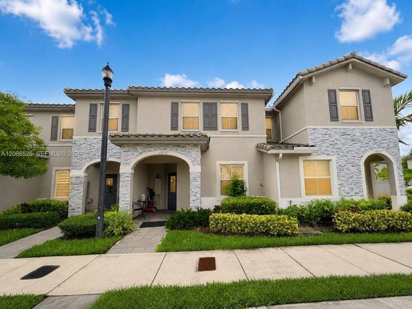 1877 SE 26th Ter , Homestead, FL 33035