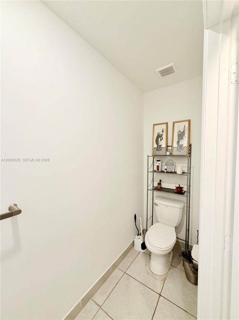 1877 SE 26th Ter , Homestead, FL 33035 Photo