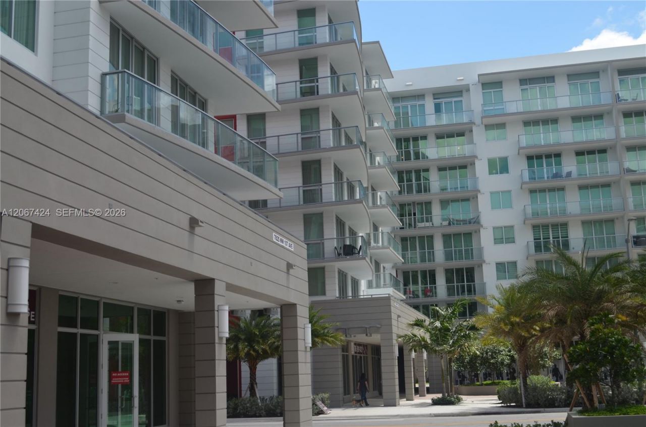 7825 NW 107th Ave , Unit 601, Doral, FL 33178 Photo