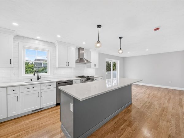 14 Neillian Way, Unit 14, Bedford, MA 01730