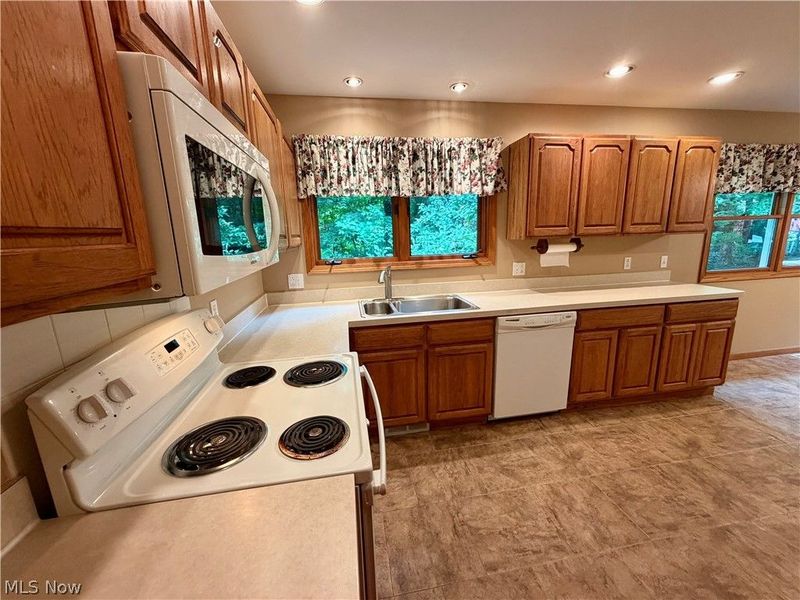 11578 Wilbert Road , Chardon, OH 44024 Photo 13
