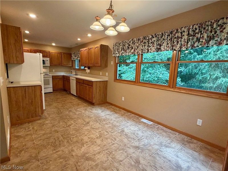 11578 Wilbert Road , Chardon, OH 44024 Photo 15