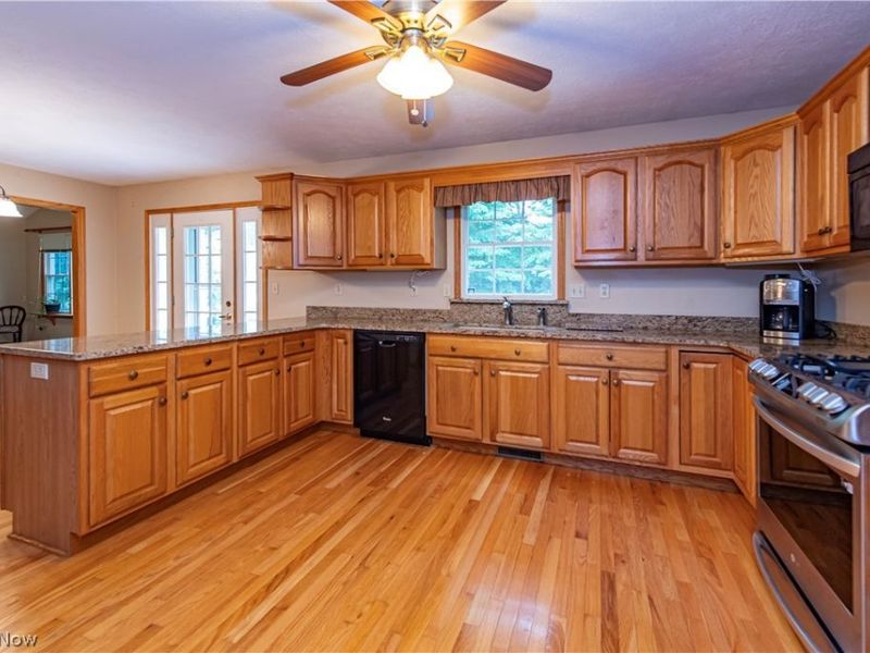 952 Rosemarie Circle , Wadsworth, OH 44281 Photo 2