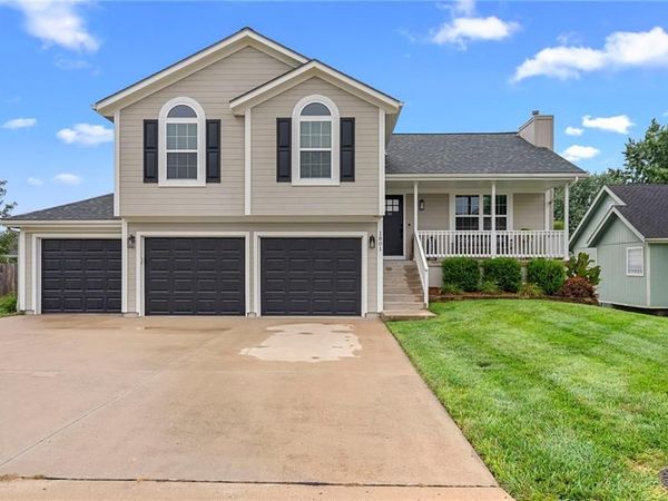 1801 Gunner Avenue, Greenwood, MO 64034
