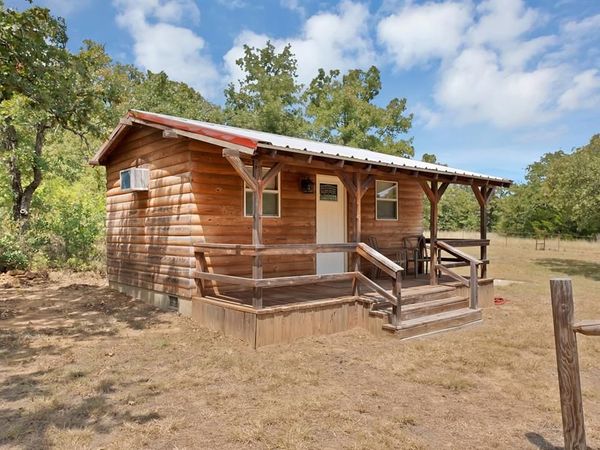 415 Southwood Street , Bowie, TX 76230