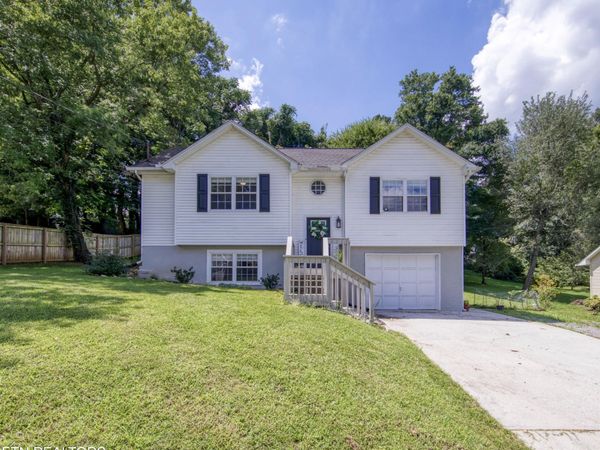 3913 Abercorn Rd, Knoxville, TN 37921