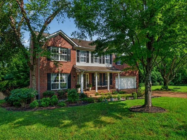 4645 Brown Leaf Dr, Old Hickory, TN 37138
