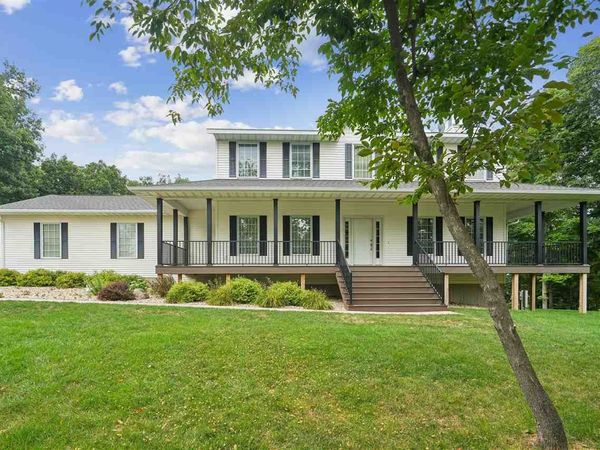 3364 Feather Ridge Rd, Toddville, IA 52341