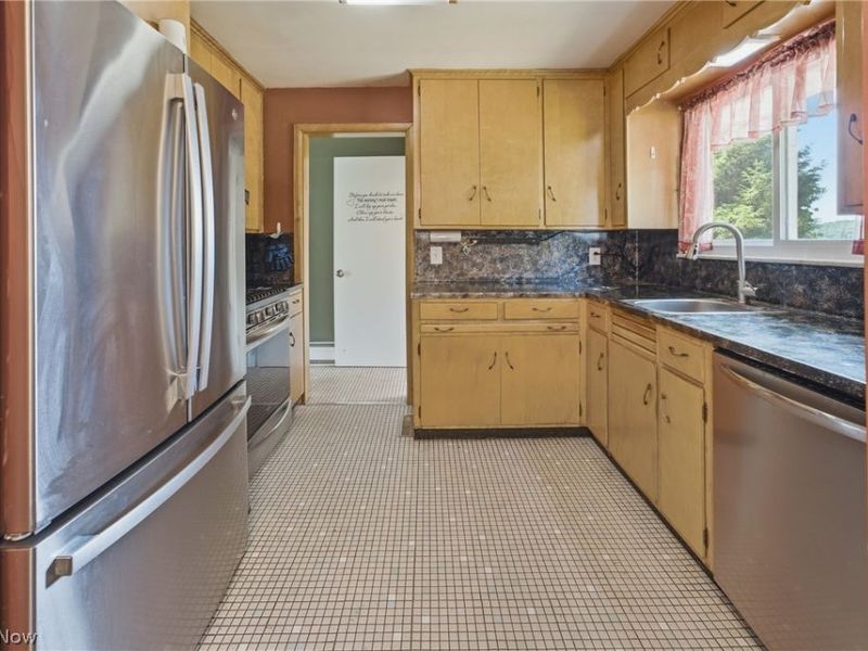 11501 Manchester Avenue SW, Beach City, OH 44608 Photo 10