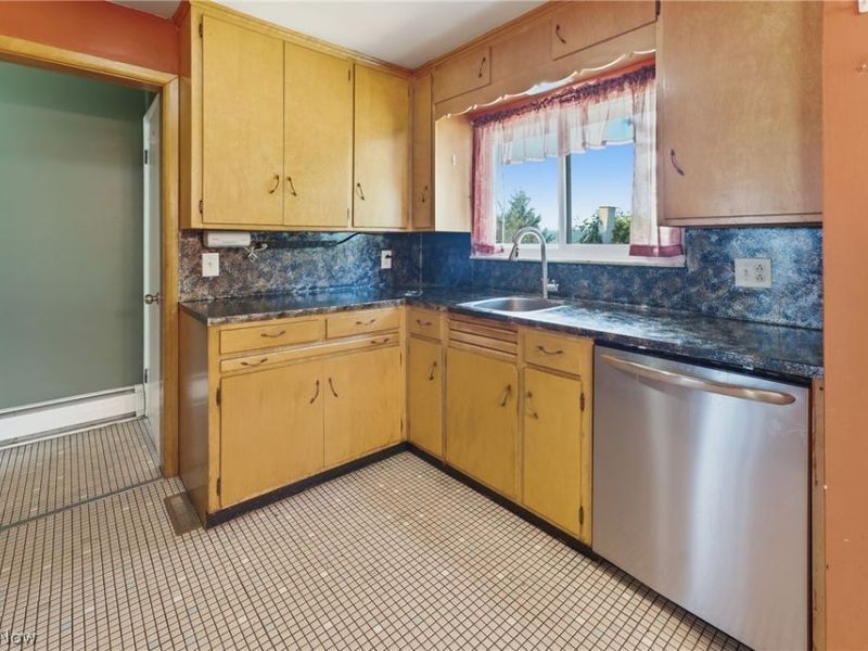 11501 Manchester Avenue SW, Beach City, OH 44608 Photo 12