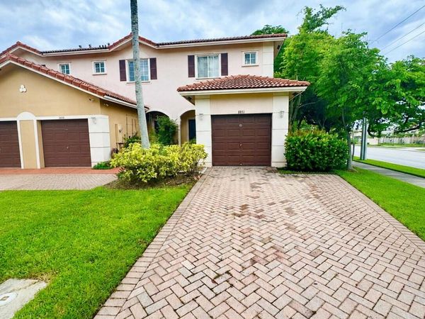8851 N ISLES Circle, Tamarac, FL 33321
