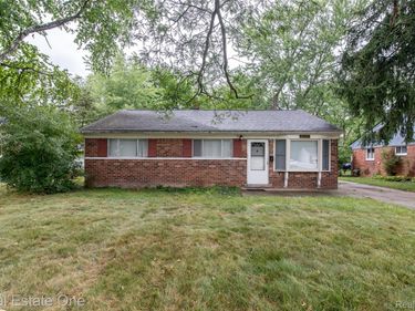 28051 Stuart Avenue, Southfield, Mi 48076
