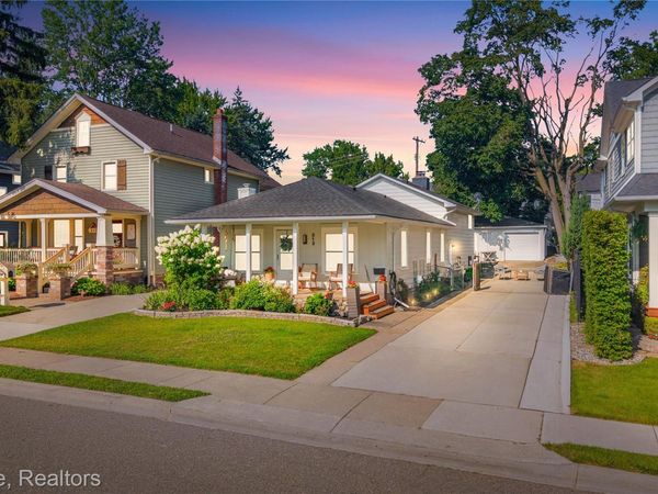 313 N Castell Avenue, Rochester, Mi 48307