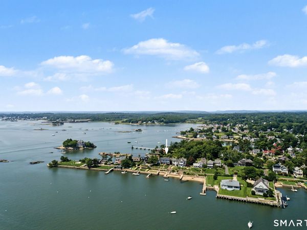 39 Flying Point, Branford, CT 06405