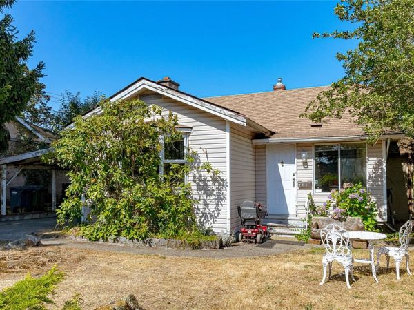 508 Davida Ave , Saanich, BC V9A 2C7