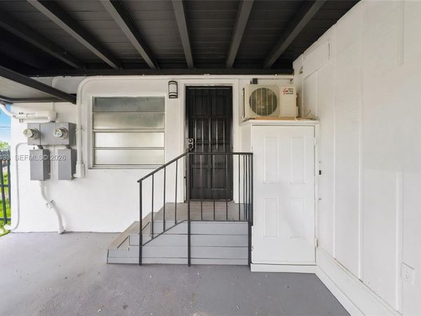 3500 NW 1st St, Unit B, Miami, FL 33125