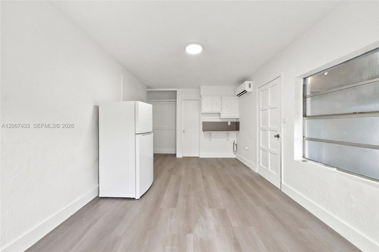 3500 NW 1st St, Unit B, Miami, FL 33125 Photo