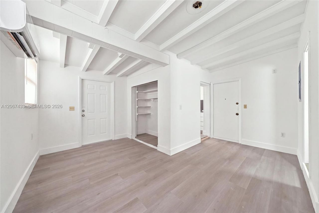 3500 NW 1st St, Unit B, Miami, FL 33125 Photo