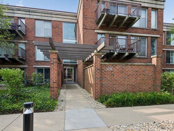 381 Kelburn Road , Unit 214, Deerfield, IL 60015