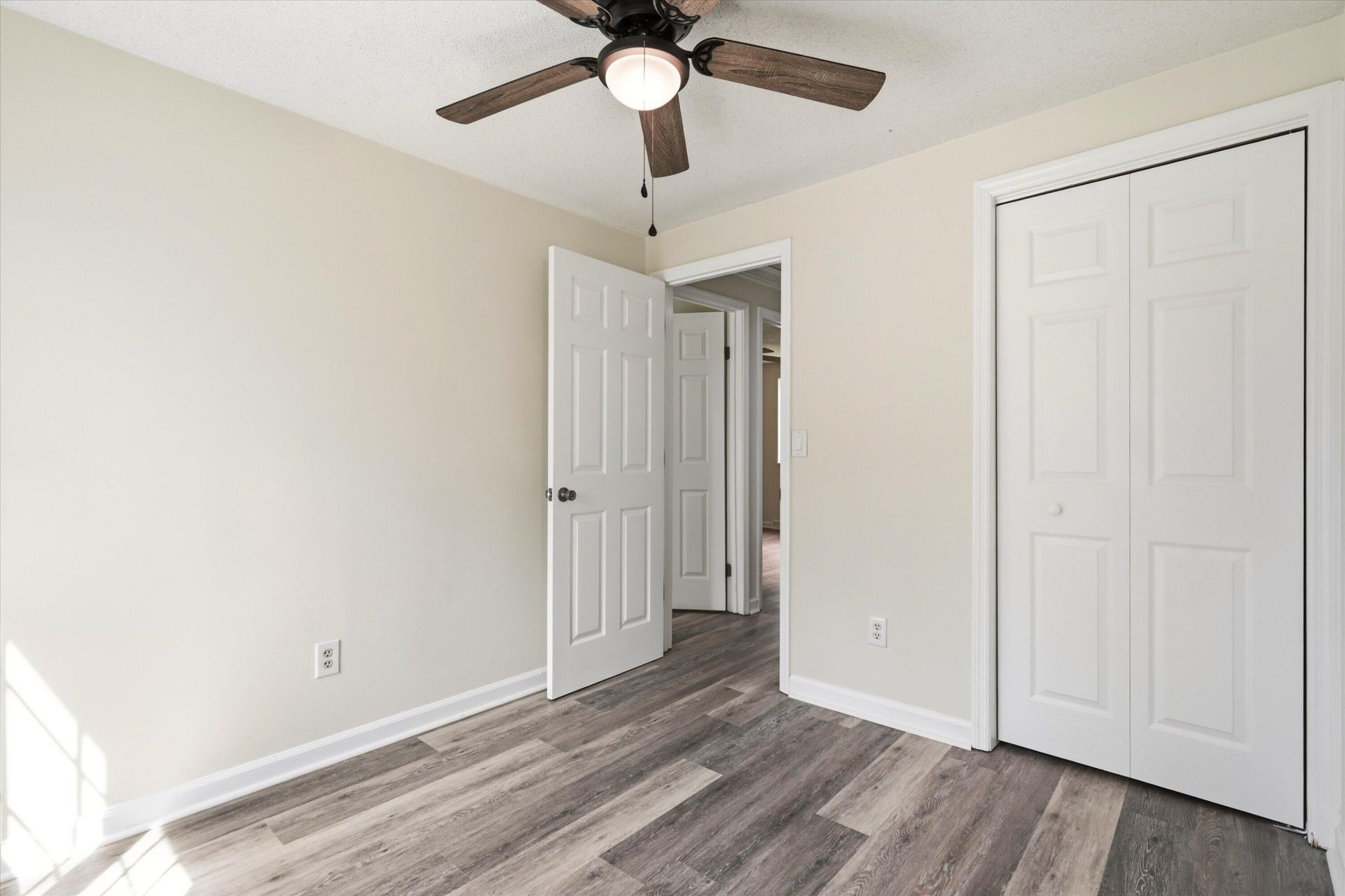 210 White Boulevard Photo 18