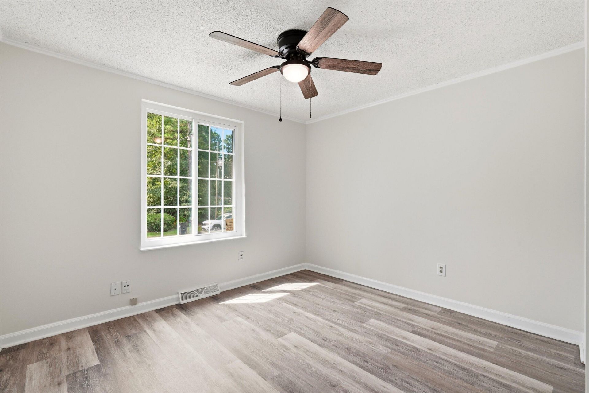 210 White Boulevard Photo 19
