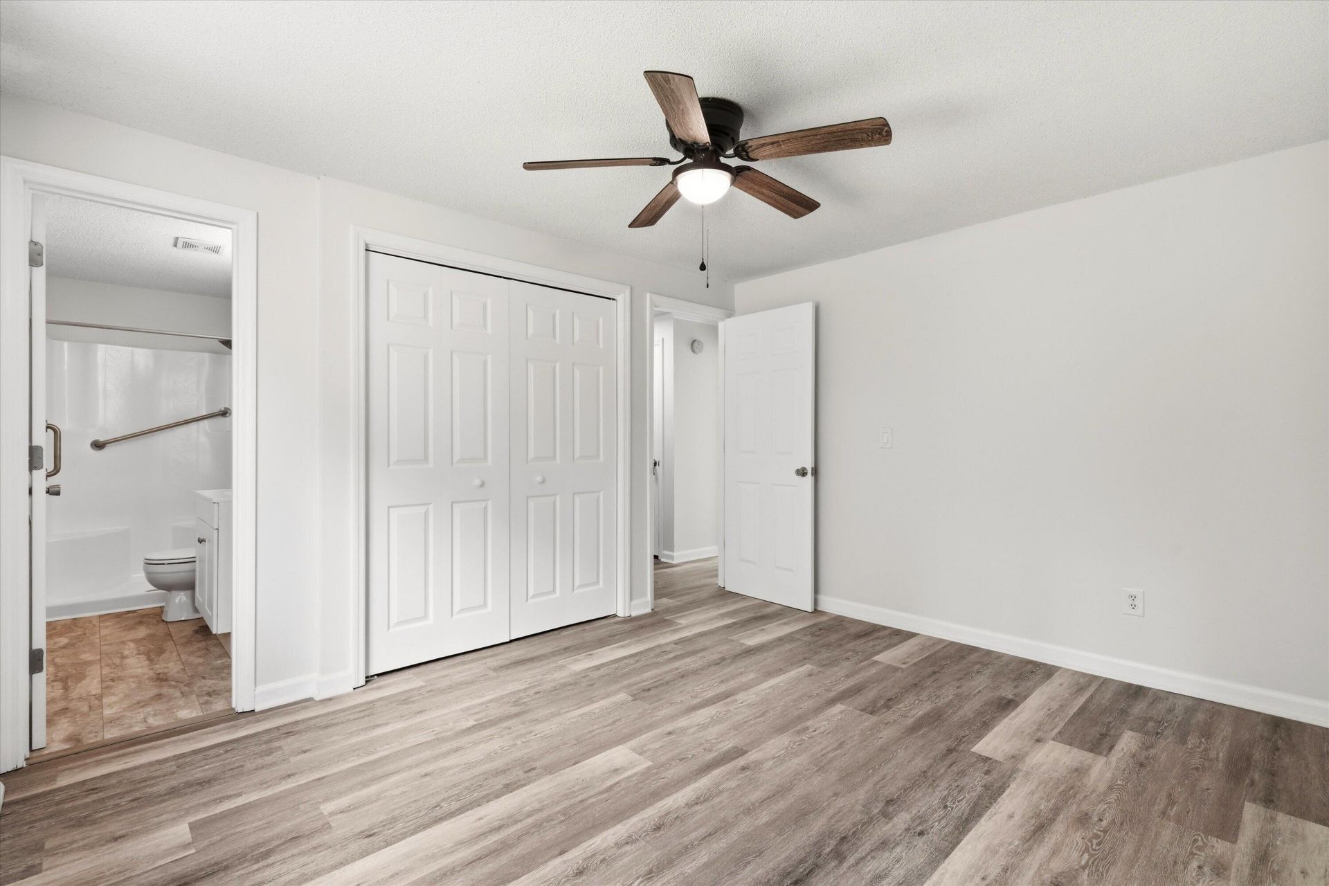210 White Boulevard Photo 24