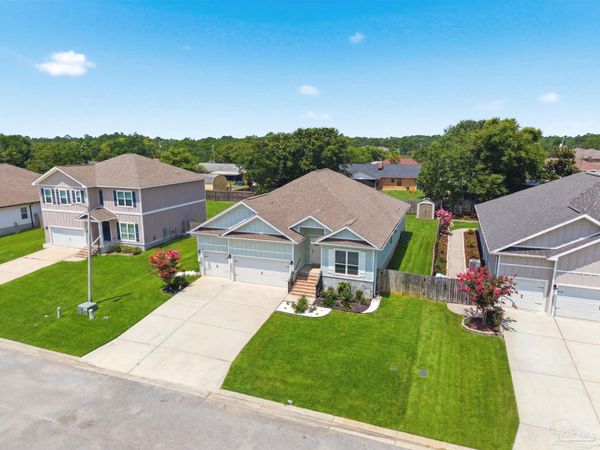 1559 Amaya Ln, Gulf Breeze, FL 32563