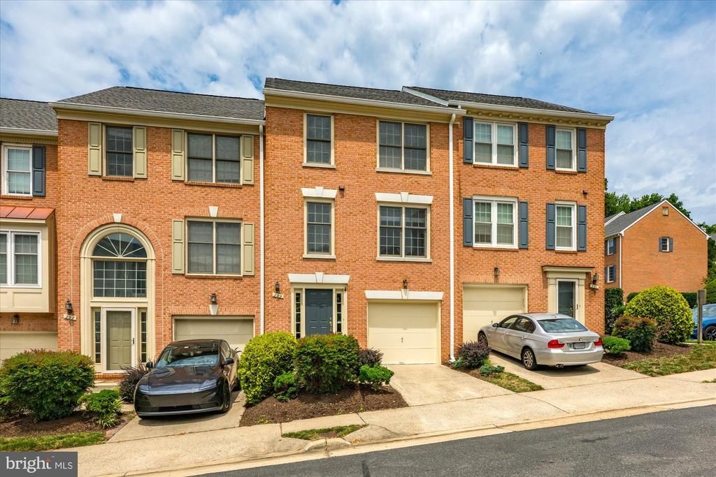 299 S Pickett Street, Alexandria, VA 22304 Main Photo