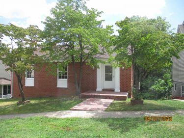 364 WALNUT AVE, WAYNESBORO, VA 22980