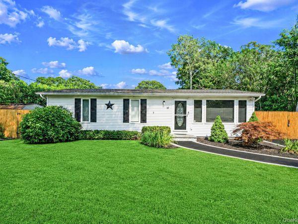 117 Broadway , Shirley, NY 11967