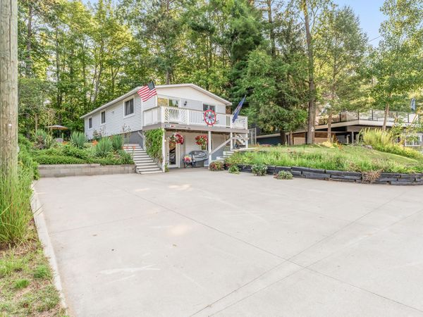 2144 E Lake Mitchell Drive, Cadillac, MI 49601