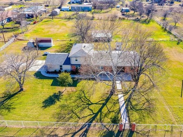 125 County Road 4850 , Newark, TX 76071