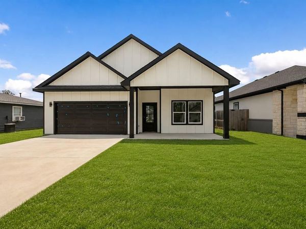 310 Dixon Street, Terrell, TX 75160