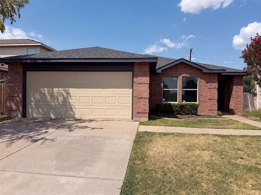 5244 New Castleton Lane, Fort Worth, TX 76135 Main Photo