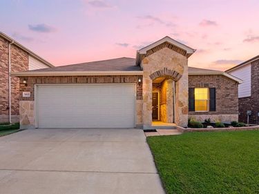 9112 Settlers Peak Road, Fort Worth, TX 76179