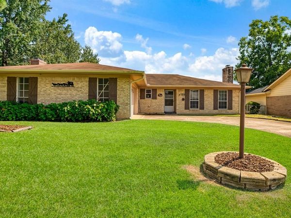 3450 Vagas Drive, Paris, TX 75462