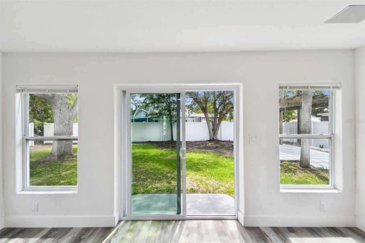 4461 Shore Acres Boulevard Ne, Saint Petersburg, FL 33703 Photo
