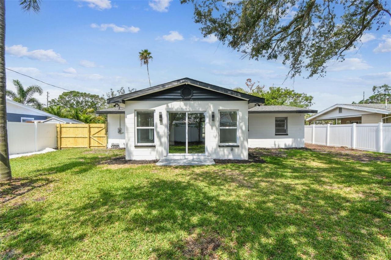 4461 Shore Acres Boulevard Ne, Saint Petersburg, FL 33703 Photo
