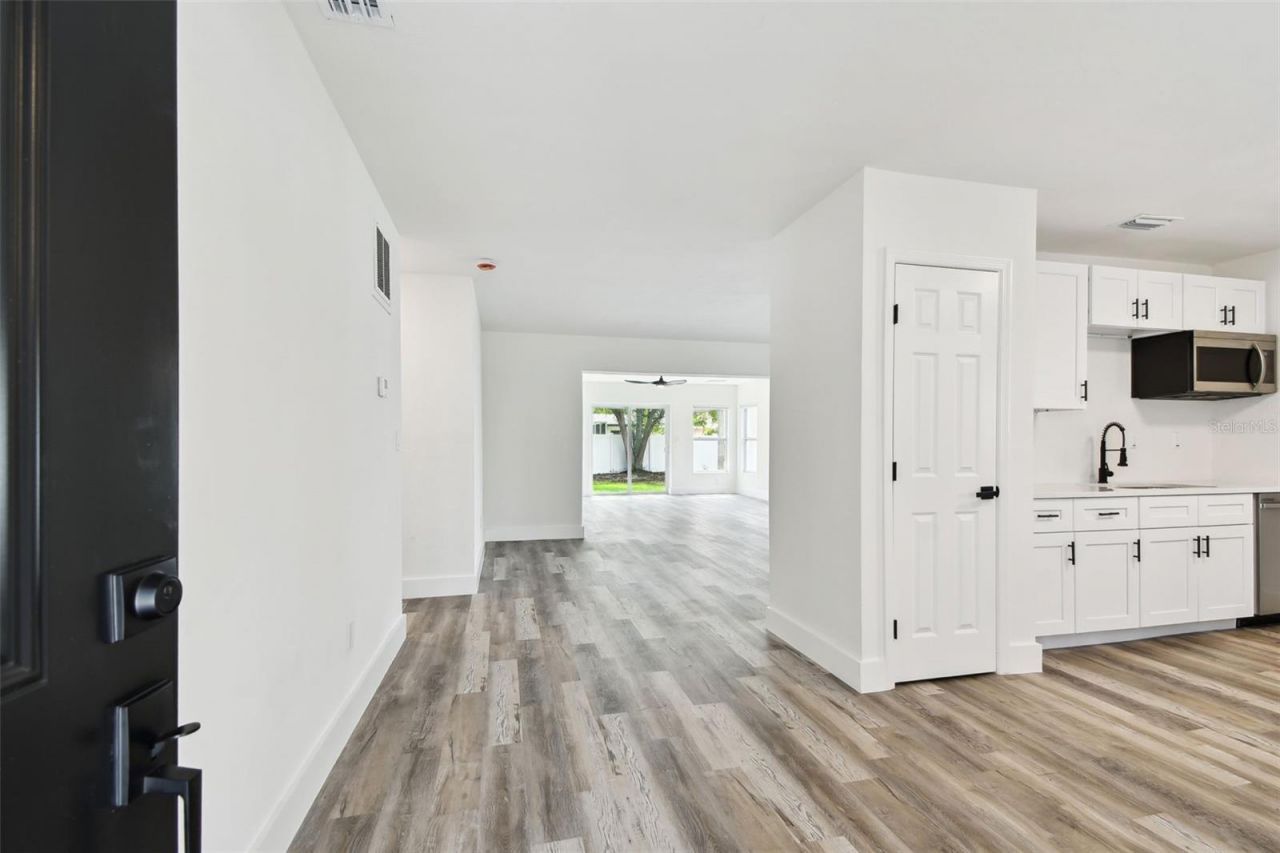 4461 Shore Acres Boulevard Ne, Saint Petersburg, FL 33703 Photo