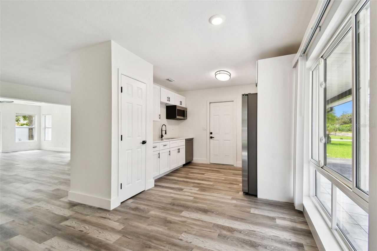 4461 Shore Acres Boulevard Ne, Saint Petersburg, FL 33703 Photo
