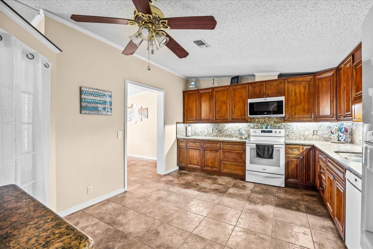 8945 SE 57th Drive , Okeechobee, FL 34974 Photo